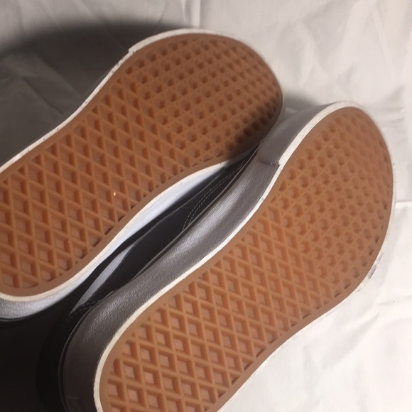 Vans - Picture 4 of 4